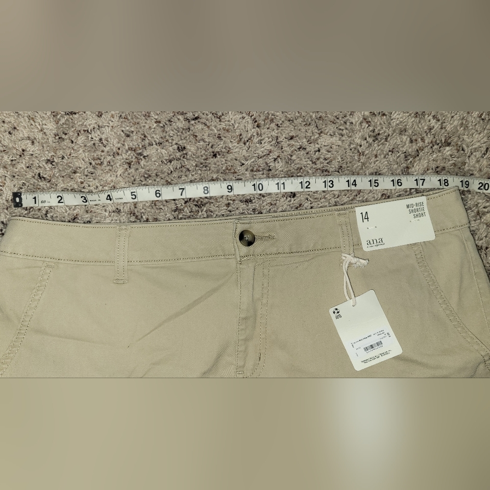 NWT a.n.a Mid-Rise Shortie Shorts Women's Sz 14 - Picture 8 of 13